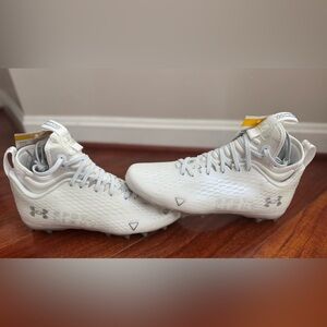 Under Armour White Men's Athletic Cleats - Lightweight Grip